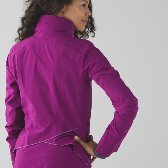 Lululemon Runaway Jacket - Picture 3 of 16